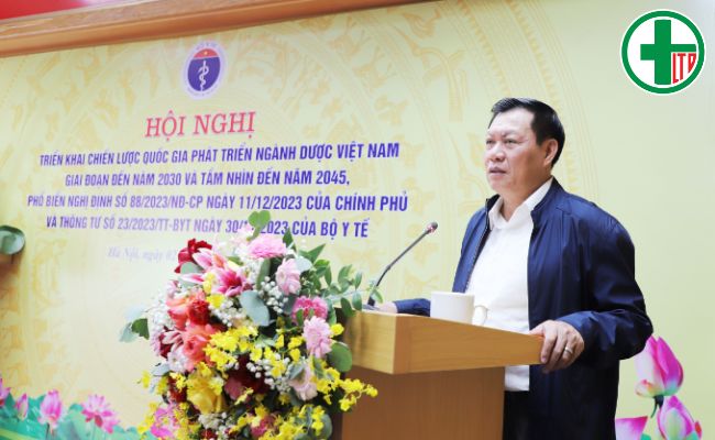 Thứ trưởng Bộ Y tế Đỗ Xuân Tuyên phát biểu.